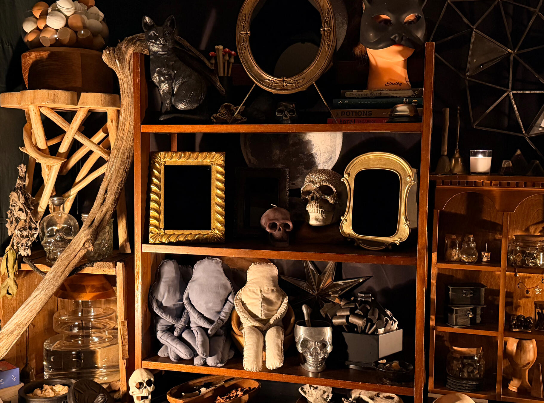 Bits and baubles A detailed look at the cabinet of baubles in the workshop - WMFrewolfe